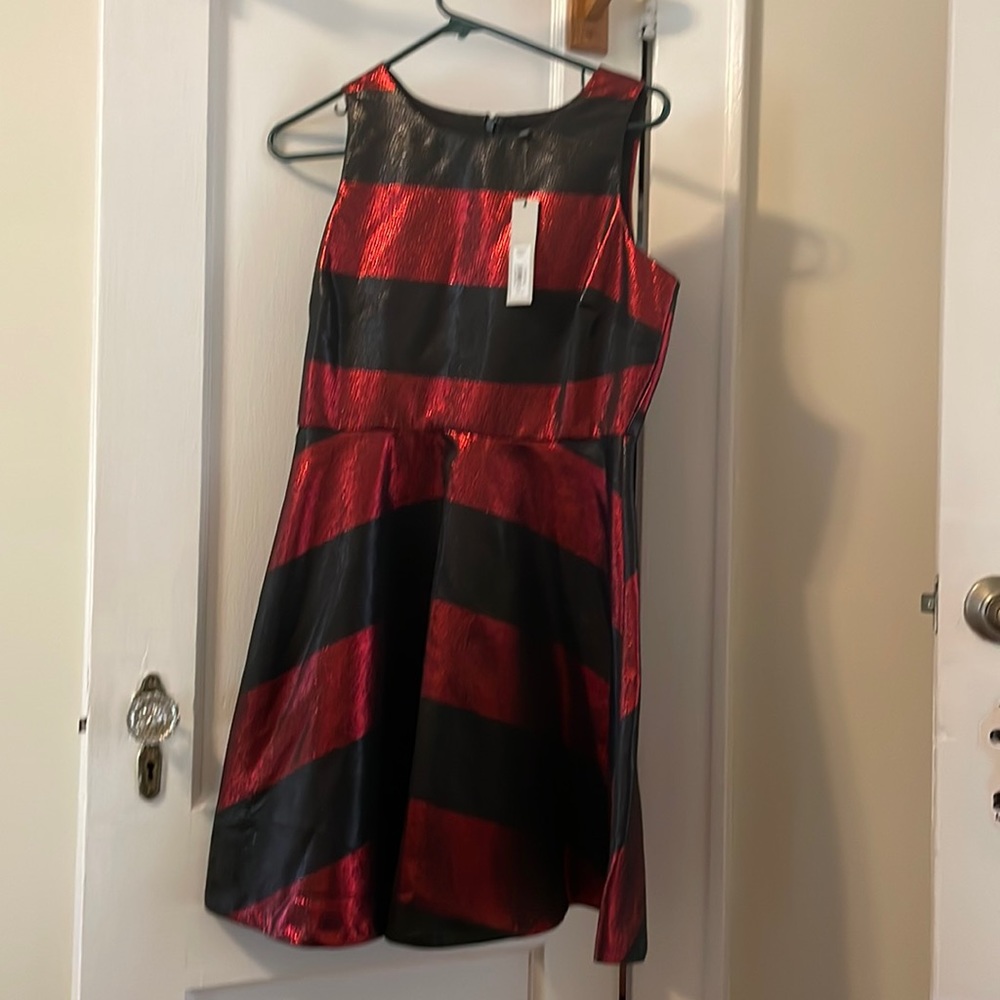 Metallic black and red dress size 6 Apt 9